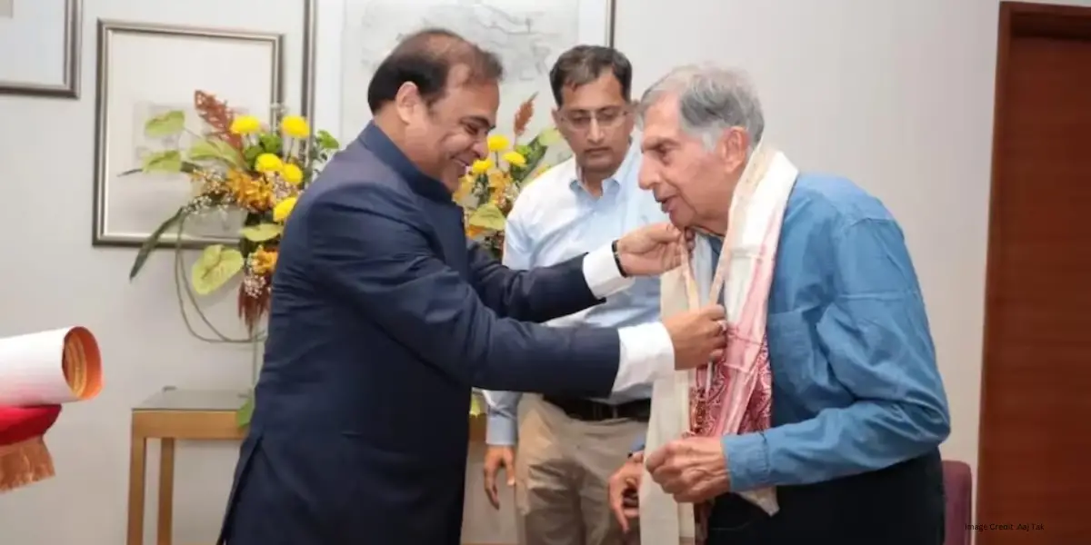 असम के मुख्यमंत्री Himant Biswa मुंबई में Ratan Tata से मिले और असम में निवेश करने के लिए उनका धन्यवाद् किया