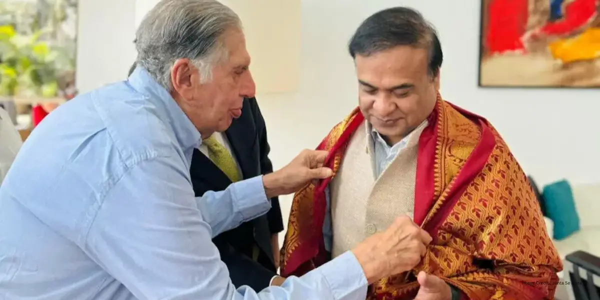 असम के मुख्यमंत्री Himant Biswa मुंबई में Ratan Tata से मिले और असम में निवेश करने के लिए उनका धन्यवाद् किया